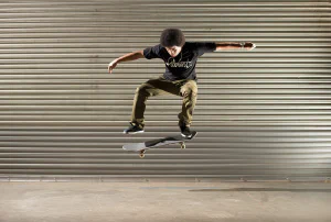 Skateboarder midjump