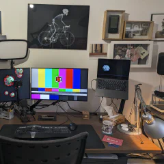 Sharing a monitor between Linux & Mac