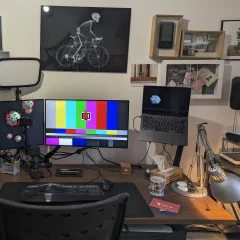 Sharing a monitor between Linux & Mac