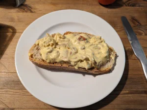 Open sandwich with vegetarian coronation chicken